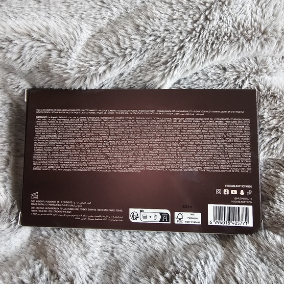 Huda Beauty icy nude eye shadow palette ( Brand new) - Picture 4 of 5